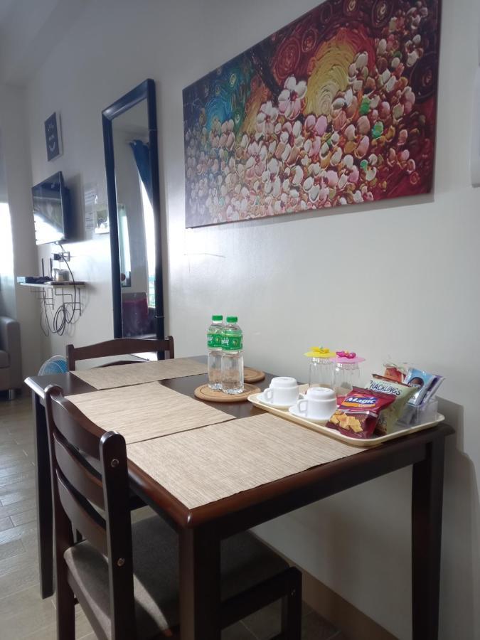 Studio Unit, Homely Condo At One Madison Place Near Iloilo Business Park Ph. Luaran gambar