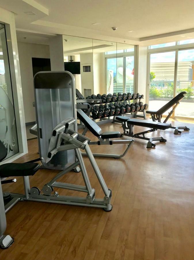 Studio Unit, Homely Condo At One Madison Place Near Iloilo Business Park Ph. Luaran gambar