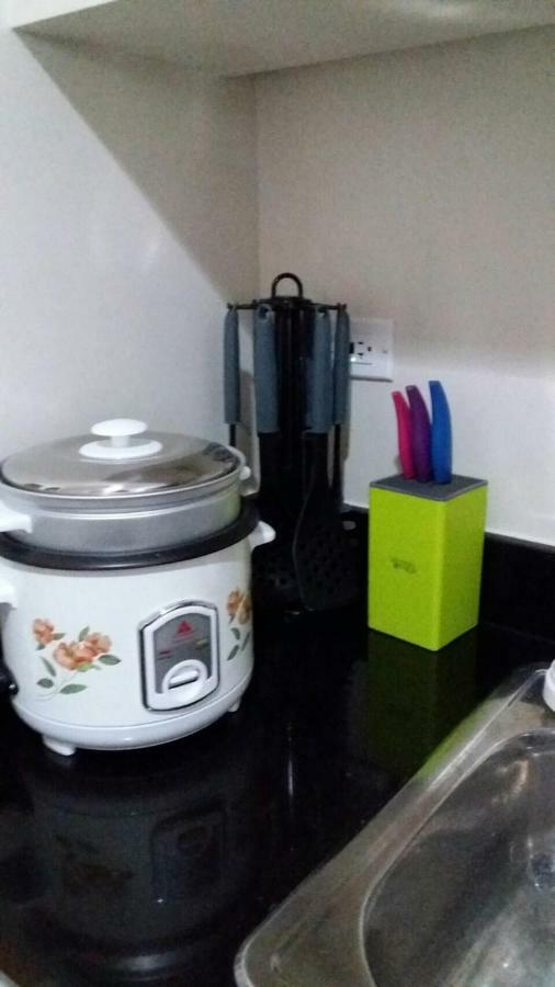 Studio Unit, Homely Condo At One Madison Place Near Iloilo Business Park Ph. Luaran gambar